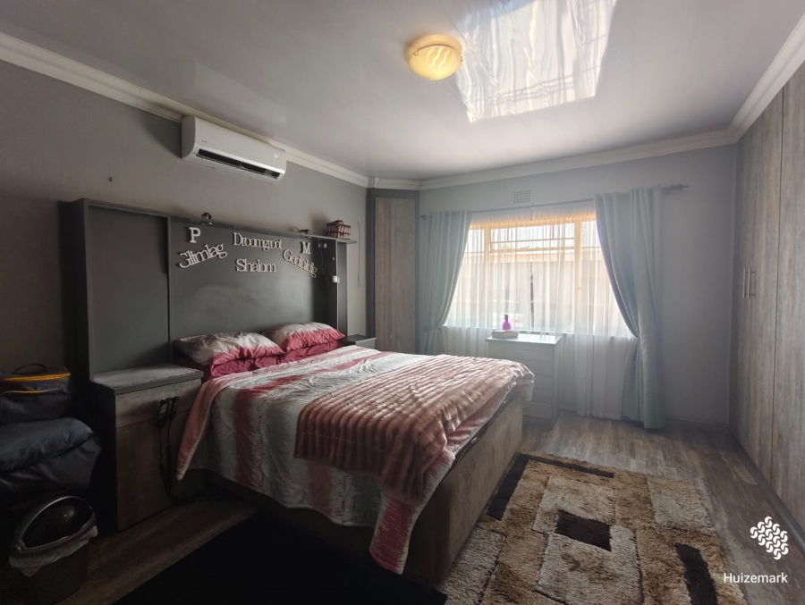 4 Bedroom Property for Sale in Roodia Free State